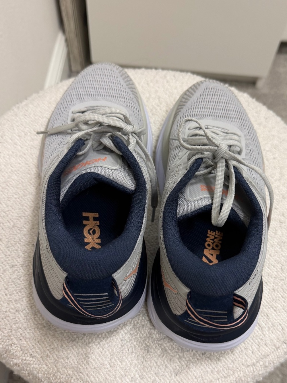 Hoka One One Bondi 7 Women's 8.5 Grey Used Excellent Condition - Picture 2 of 4